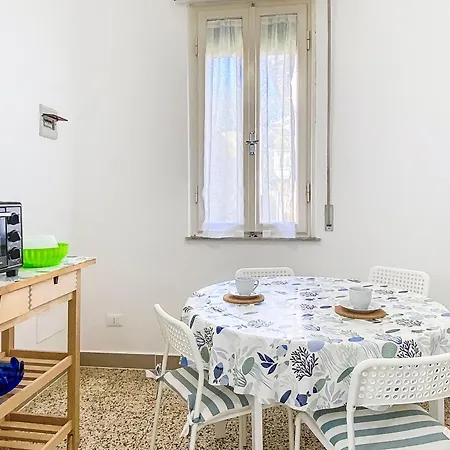 Apartamento Al Mare-1 By Interhome