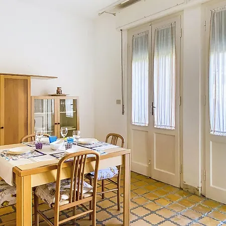 Apartamento Al Mare-1 By Interhome