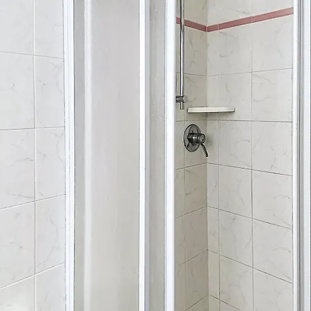 Apartamento Al Mare-1 By Interhome